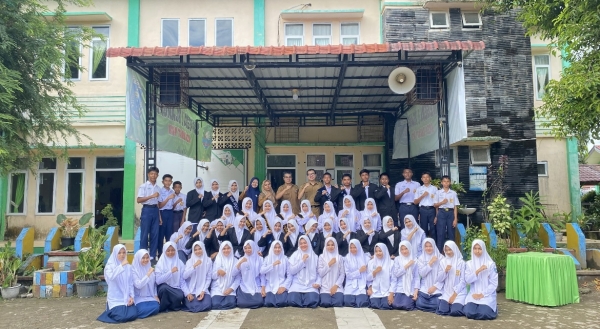 Pelantikan dan Serah Terima Jabatan Pengurus OSIS SMPN 1 Blangpidie Tahun 2026/2027