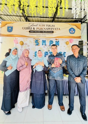 Alih Tugas Guru dan Purnawiyata Kelas IX SMP Negeri 1 Blangpidie Tahun 2026