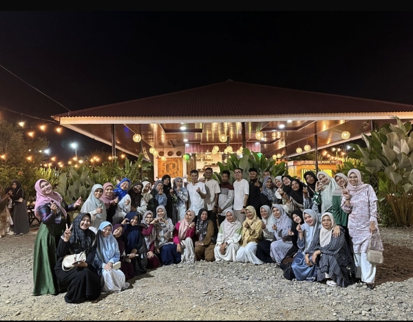 Buka Puasa Bersama Keluarga Besar SMPN 1 Blangpidie, Dalam Rangka Mempererat Tali Silaturahmi